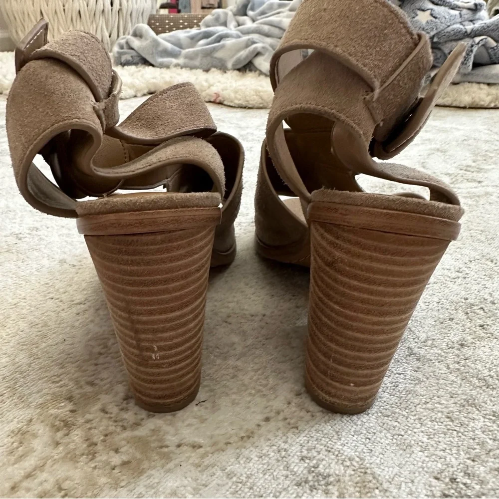 Marc fisher suede sandals heels 7 tan - Picture 2 of 8